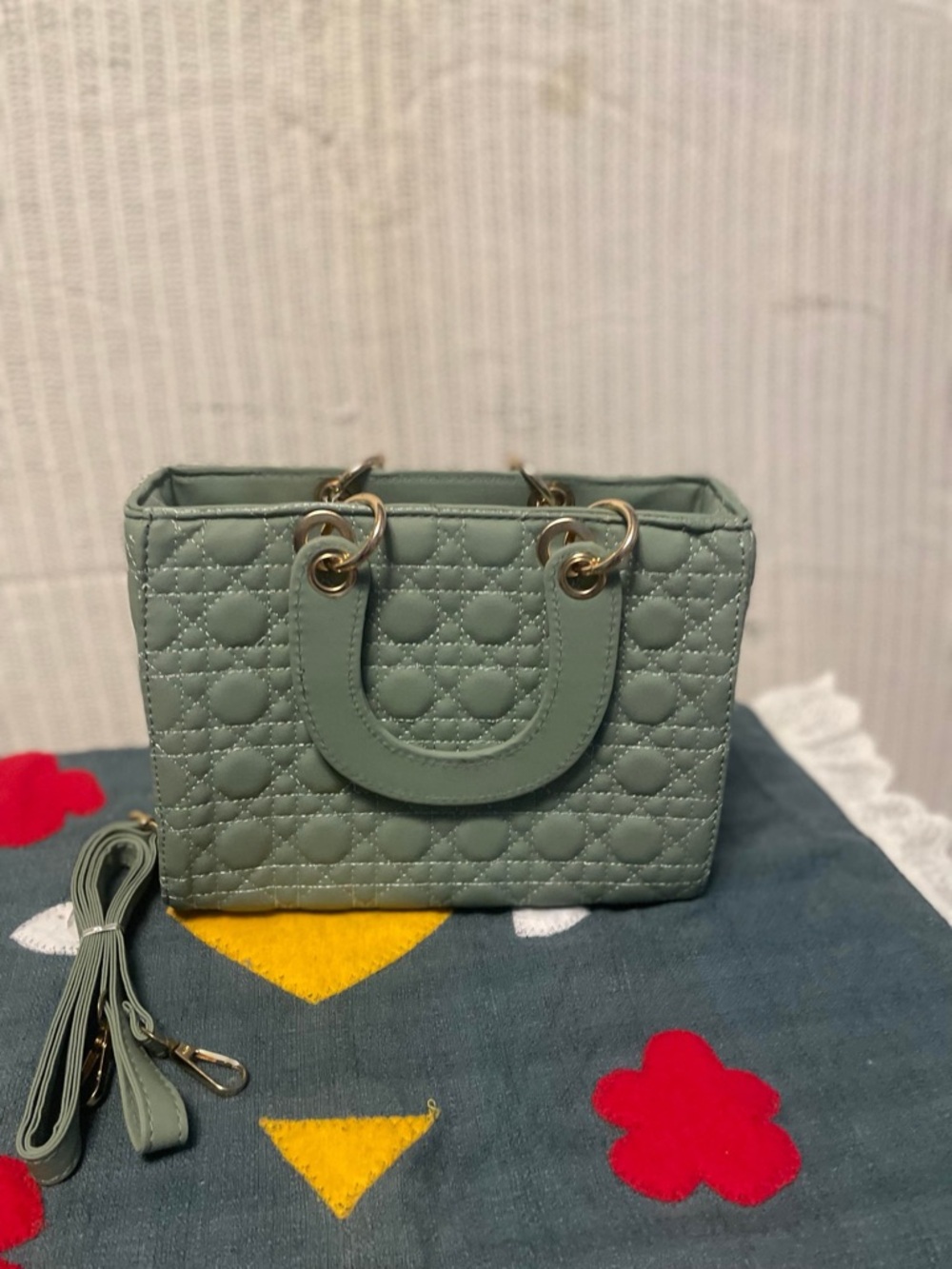 Fashion lady Bag PU leather, olive green color, New with dust bag, Sling - Picture 10 of 10